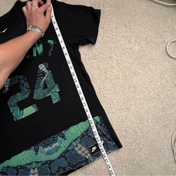 2015 Nike Kobe Bryant Black Mamba Tee Rare Mamba Logo Patch Lakers - Picture 9 of 10